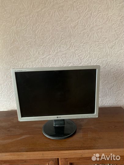 Монитор lg flatron w1942T