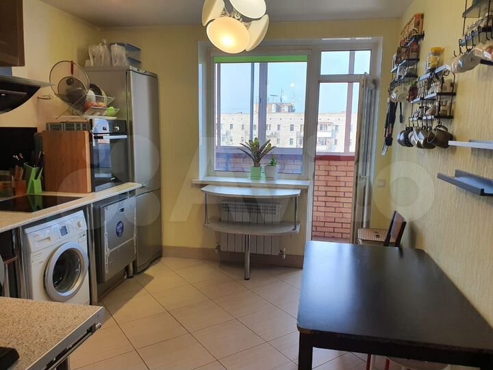 3-к. квартира, 81 м², 8/16 эт.