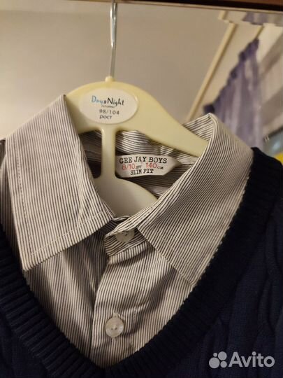 Детская рубашка и жилет на школьника