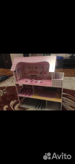 Кукольный домик с мебелью б/у