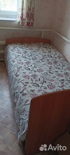 Кровать с матрасом