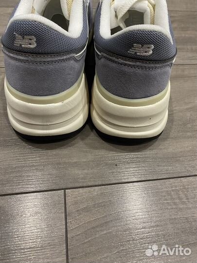 Новые кроссовки new balance 46 р