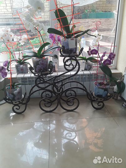 Подставка для цветов напольная металлическая