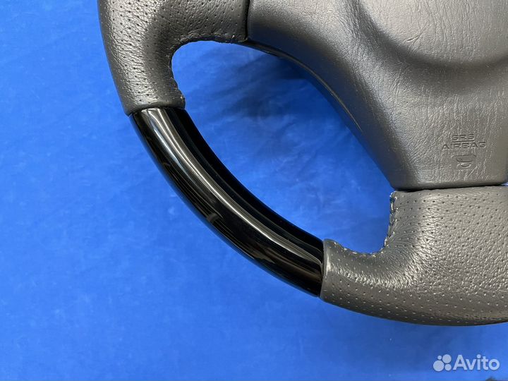 Спортивный руль с черной косточкой Toyota