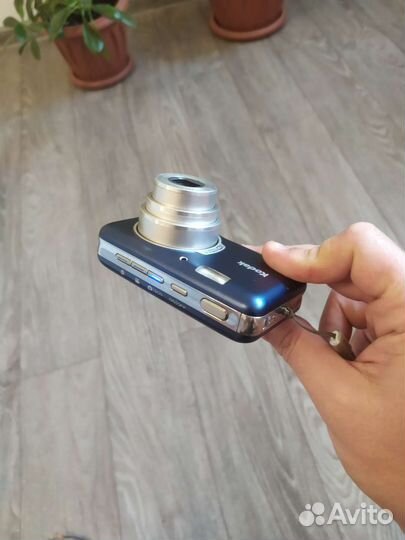 Компактный фотоаппарат Kodak easy share V1003