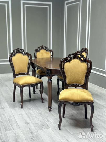 Кухонный стол и стулья новые