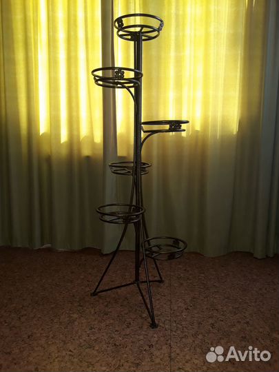 Подставка для цветов напольная металлическая