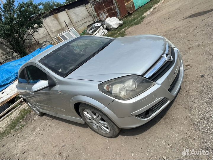 Запчасти на Opel Astra H 2008г