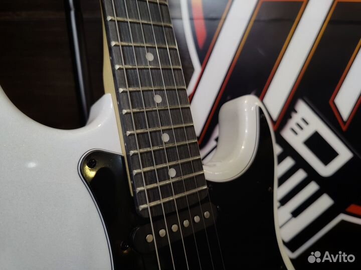 Электрогитара Stratocaster + Комбо + Аксессуары