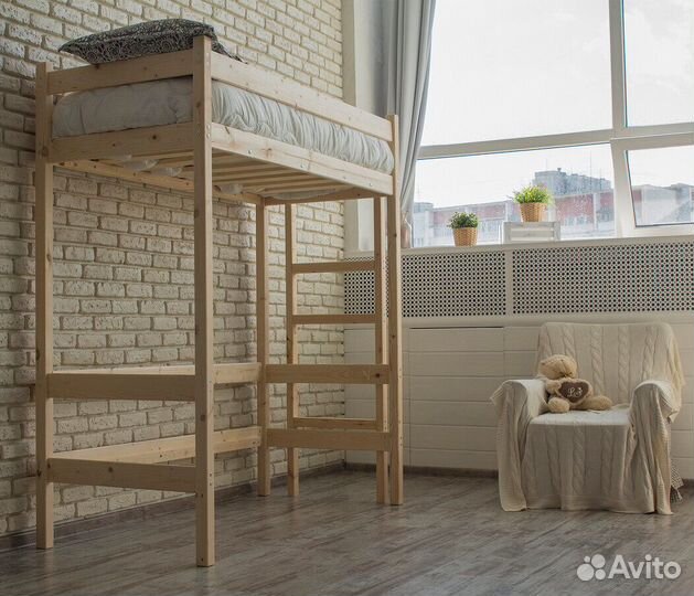 Кровать чердак из массива