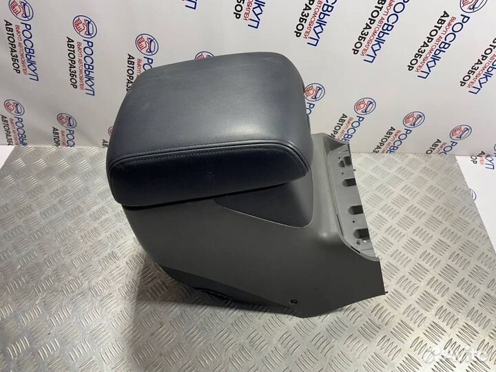 Подлокотник Mitsubishi Pajero 3