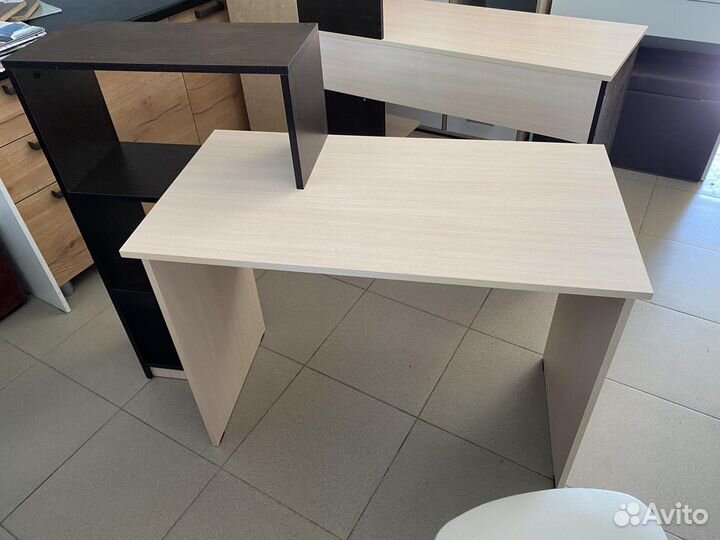 Стол письменный «Квартет-2» белый