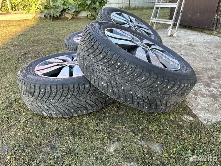 Nokian Tyres Hakkapeliitta 8 205/60 R16