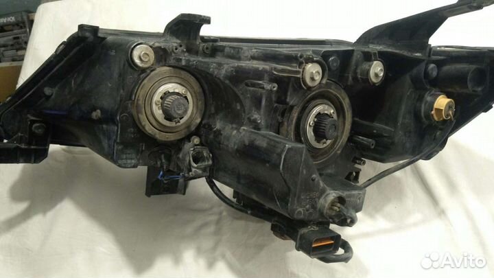 Фара Mitsubishi Outlander xl