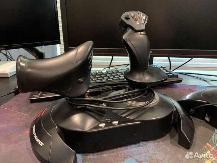 Джойстик авиа Thrustmaster на пк и PS4