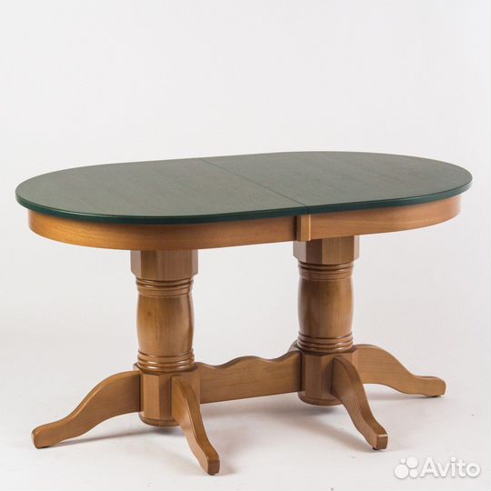 Большой обеденный стол