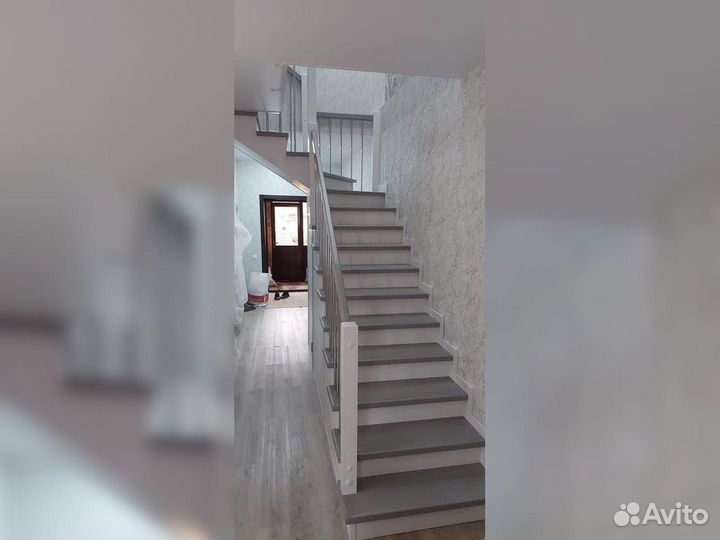 Ступени для лестниц и другие комплектующие О