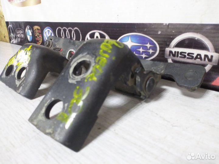 Петля двери задняя левая Peugeot 308 2009