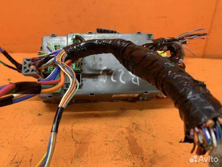 Блок предохранителей салонный Acura Mdx YD3 3.5