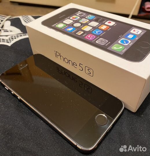 Телефон iPhone 5 s