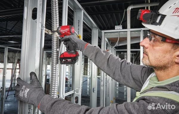 Аккумуляторный шуруповерт Milwaukee M18 FID3-502X