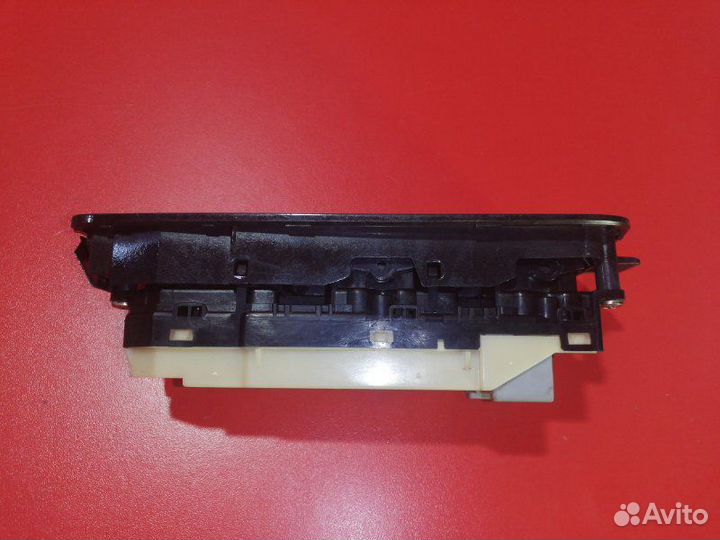 Блок управления стеклоподъемниками передний правый