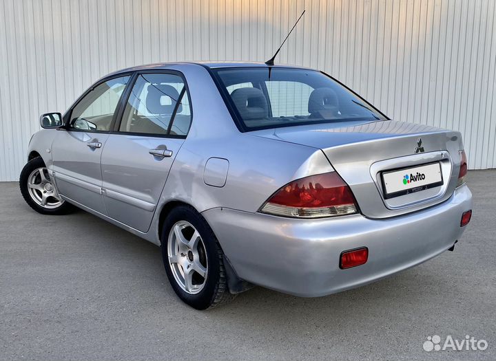 Mitsubishi Lancer 1.6 МТ, 2005, 284 000 км
