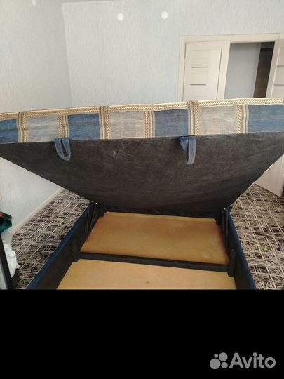 Кровать двухспальная 140 200 бу