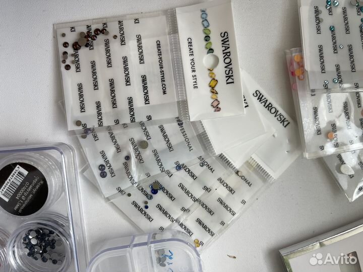 Стразы Swarovski для маникюра