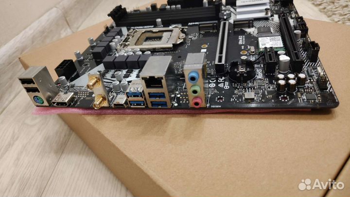 Материнская плата