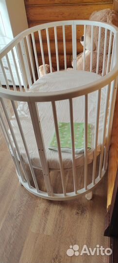 Кроватка детская без маятника белая из бука