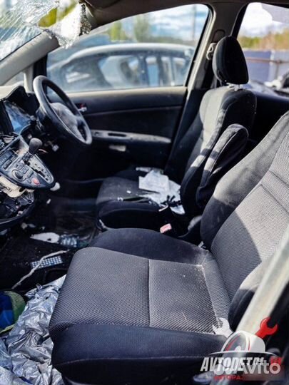 Авто на разбор Toyota Wish минивэн 1ZZ-FE 2003