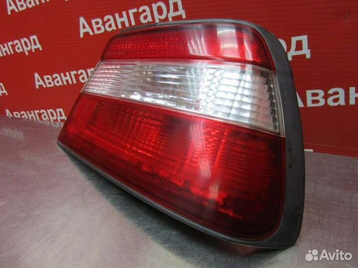 Фонарь правый Nissan Bluebird U14 2001