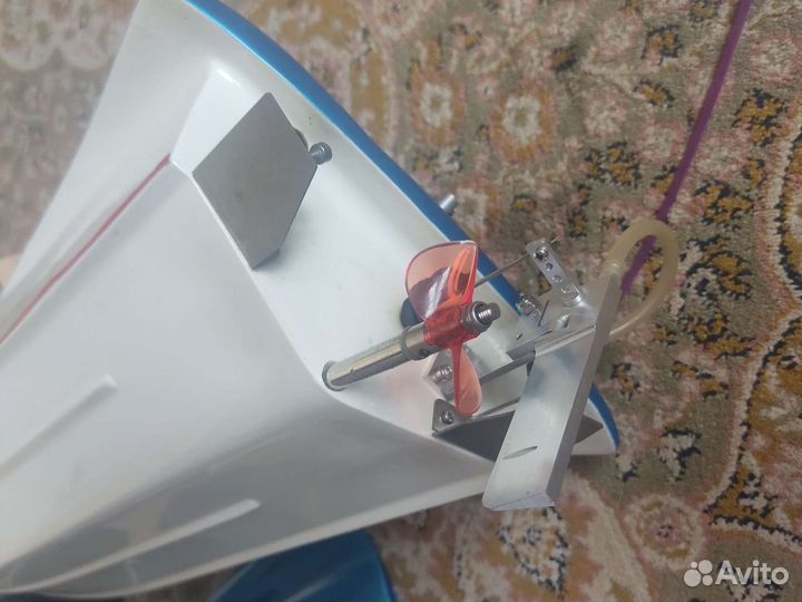 Радиоуправляемый катер с двс