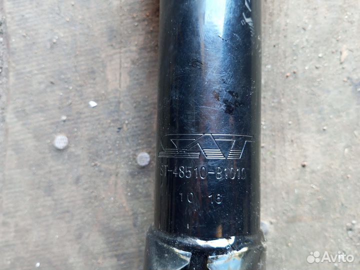 Стойка амортизатора