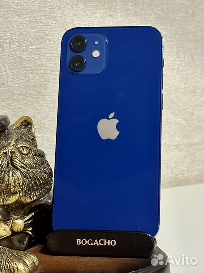 iPhone 12, 64 ГБ