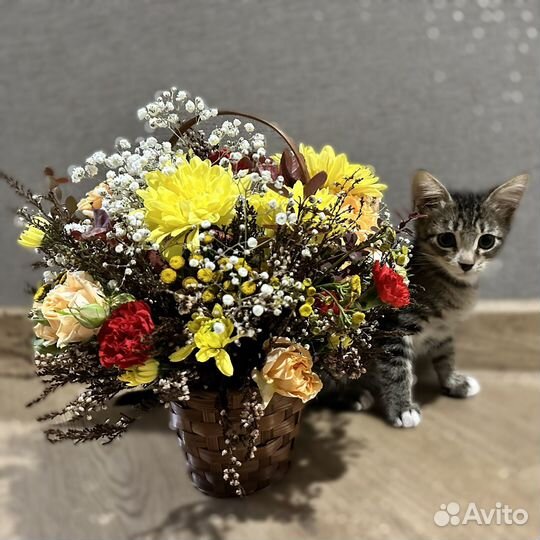 Букет цветов в корзине