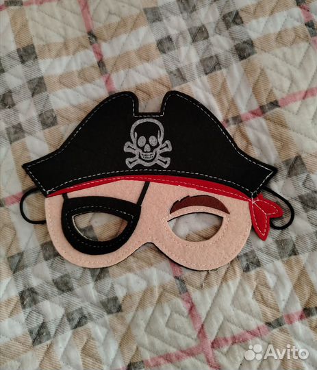 Карнавпльная маска Пират