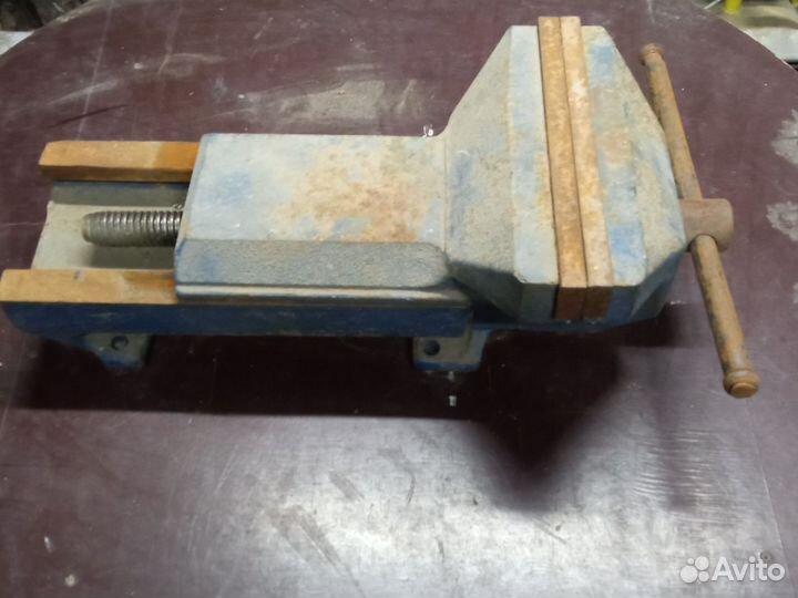 Тиски слесарные бу СССР