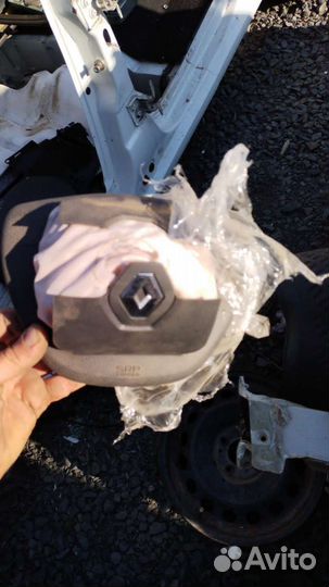 Подушка безопасности renault logan 2 стрельнутая