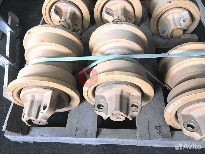 Каток поддерживающий Komatsu 208-30-00520