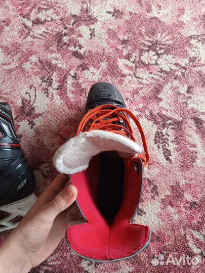 Коньки хоккейные