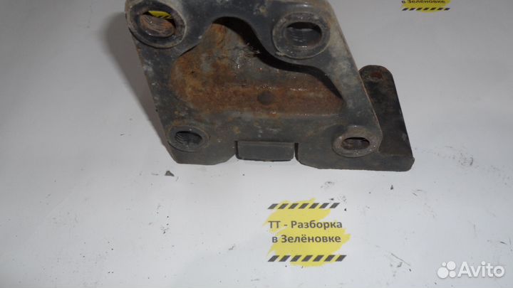 Кронштейн кабины правый scania 116098