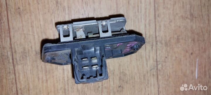 Резистор печки Реостат Toyota Rav 4 2003