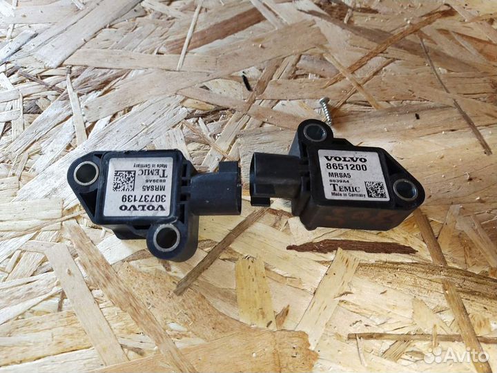 Вольво S80 S40 датчик удара передний 30737139