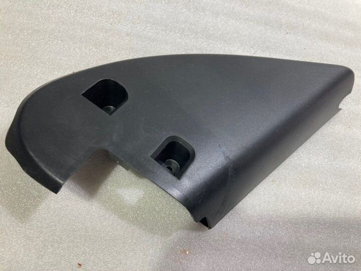 Крышка зеркала (уголок) внутренняя передняя правая
