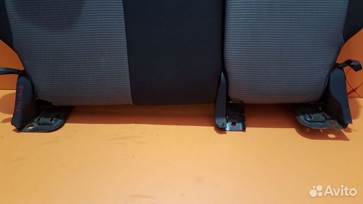 Спинка заднего сиденья на Dodge Caliber