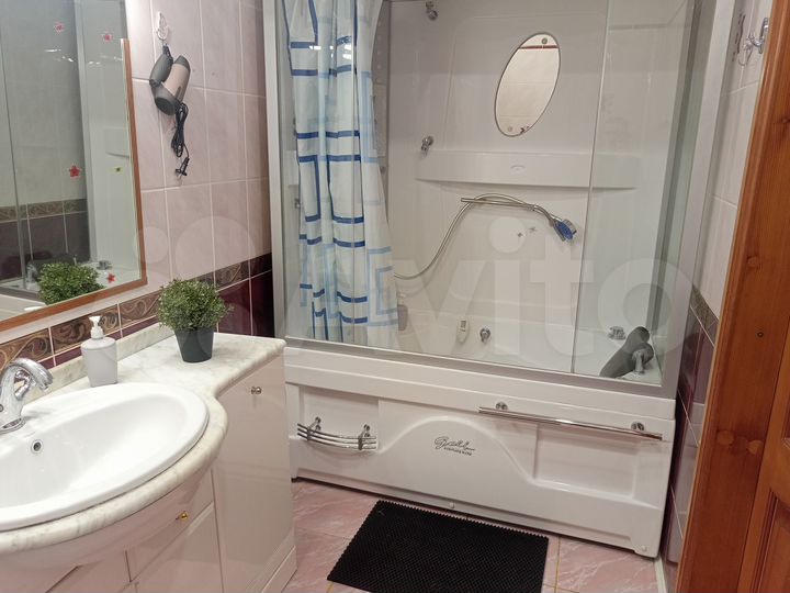 2-к. квартира, 65 м², 5/10 эт.