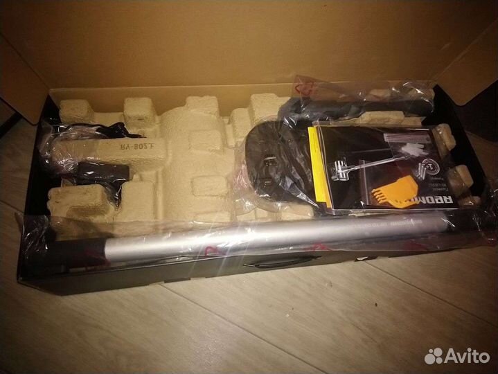 Пылесос вертикальный беспроводной redmond RV-UR362