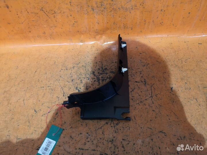 Обшивка салона правая Toyota Harrier MCU15W